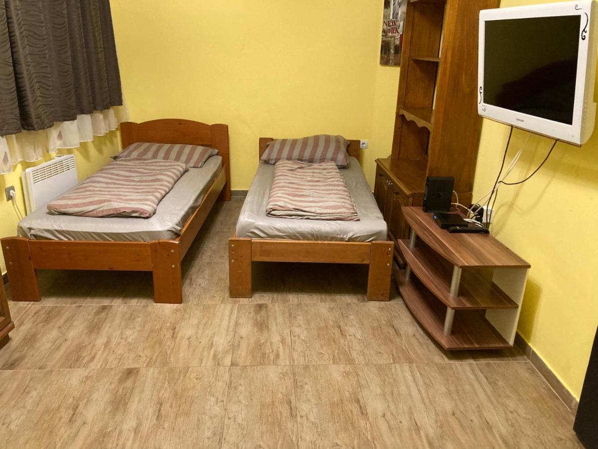 Roland Apartmant Zuglo Будапеща Екстериор снимка